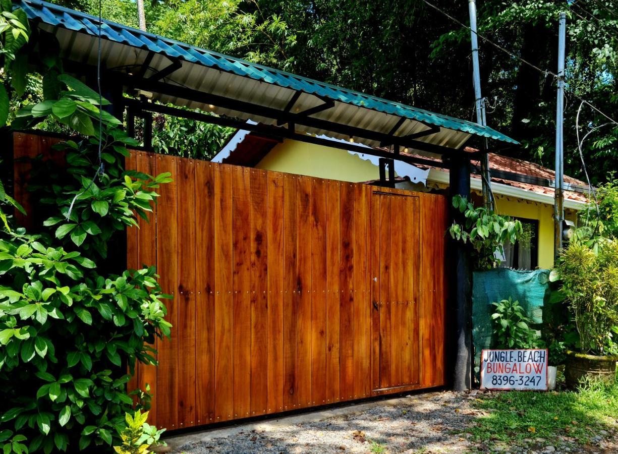 Jungle Beach Bungalow With Ac & Fiber Optic Puerto Viejo de Talamanca Exteriör bild